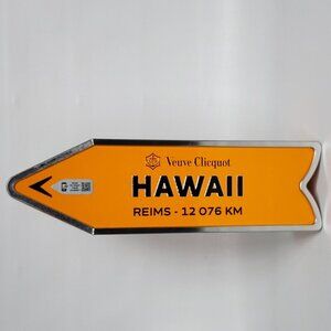 VEUVE CLICQUOT HAWAII Destination Arrow Tin Champagne Tin